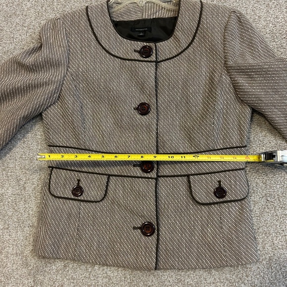 Jacket - Picture 7 of 11